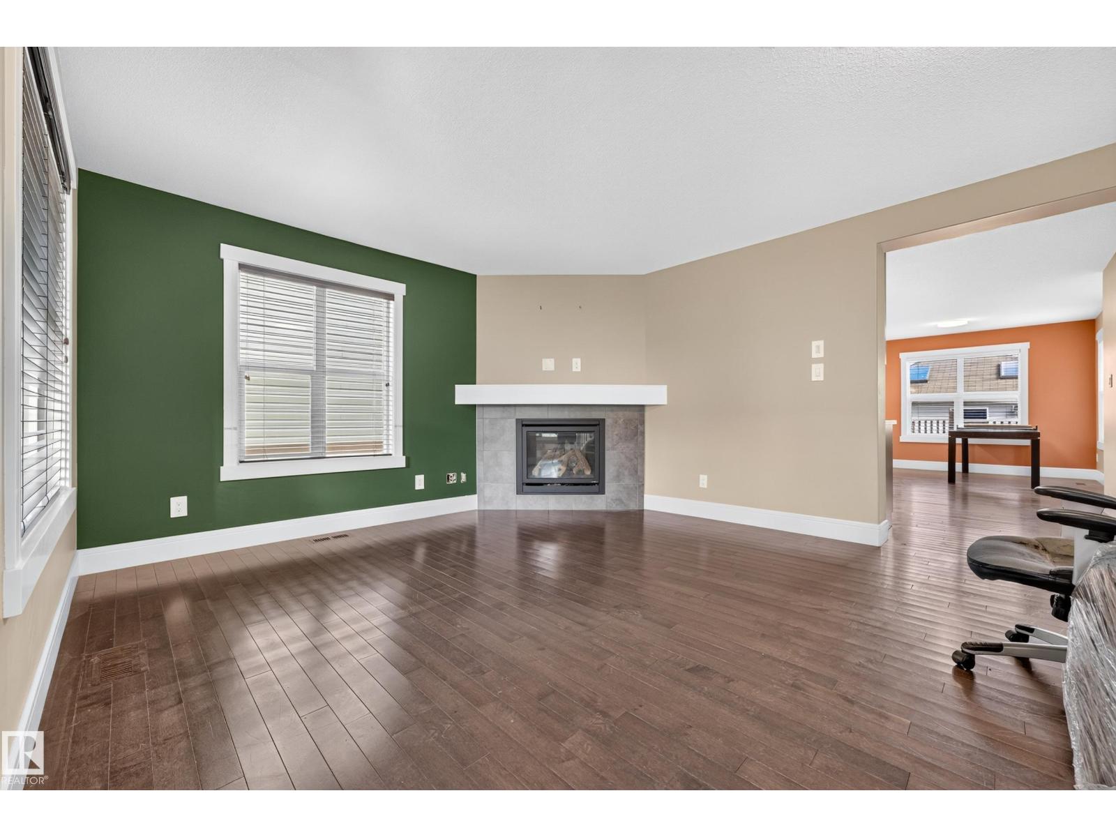 2904 19 AV NW