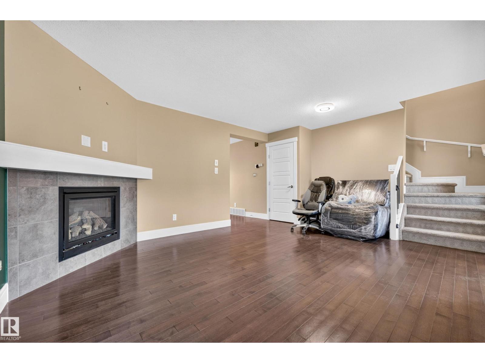 2904 19 AV NW
