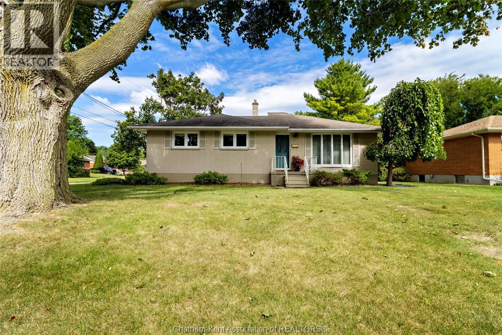 199 TWEEDSMUIR AVENUE East - Photo 2