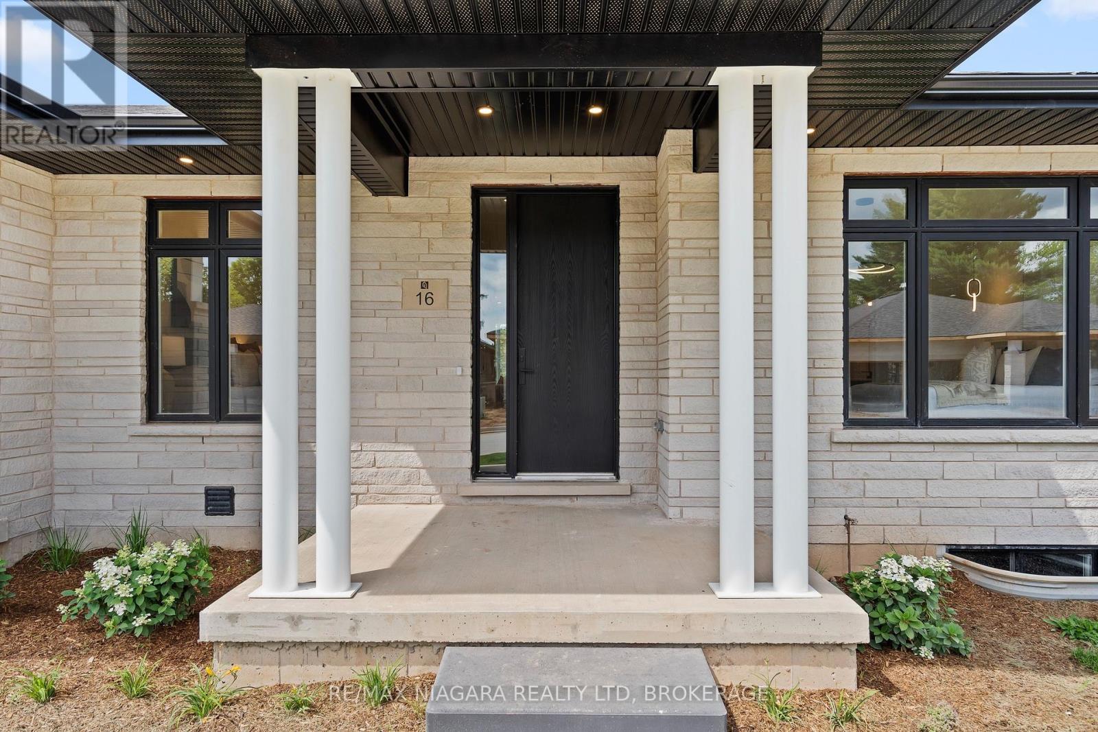 16 ACCURSI CRESCENT