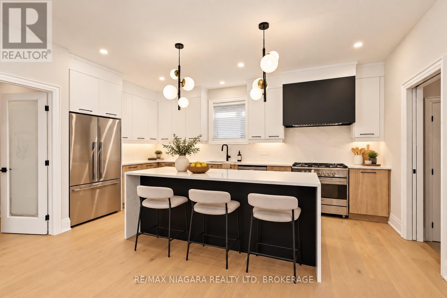 16 ACCURSI CRESCENT