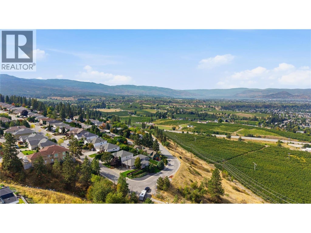 724 LONE PINE DRIVE, KELOWNA, BC V1P 1A1 - Image 2652432095.jpeg?d=l