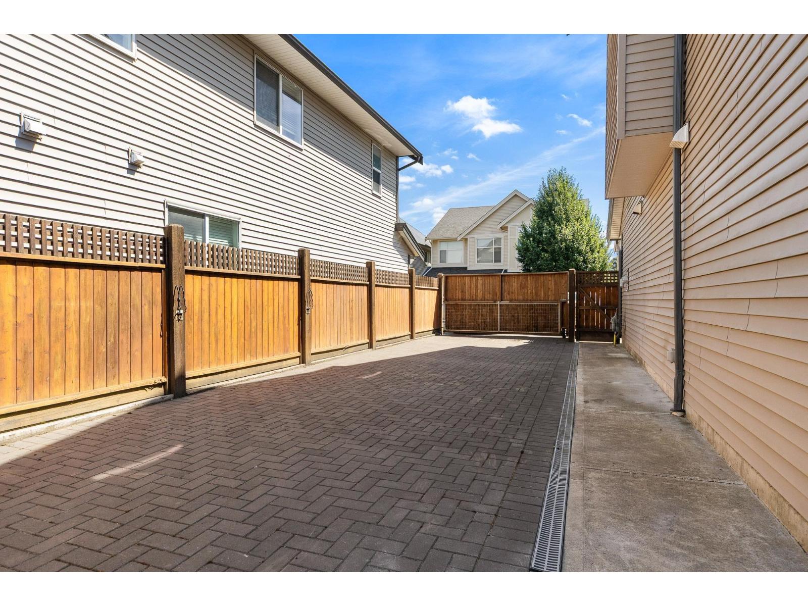 3 10166 WILLIAMS ROAD, Fairfield Island