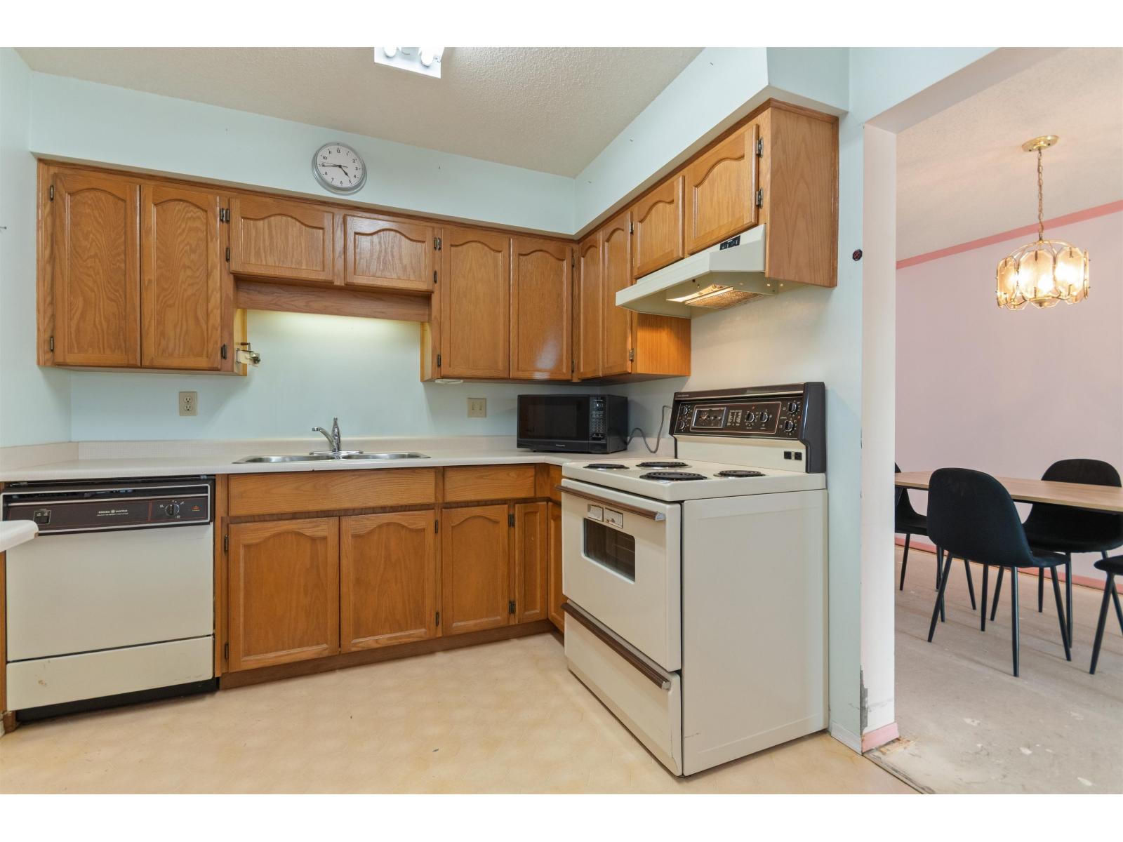 202 8725 ELM DRIVE, Chilliwack Proper South