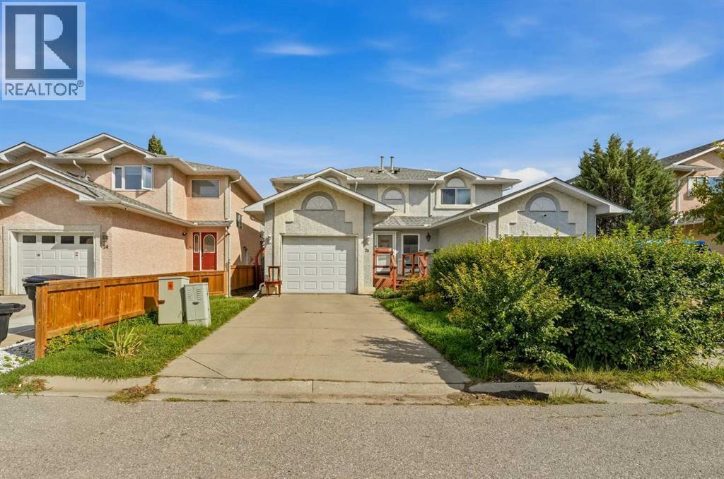 28 Martinglen Way NE