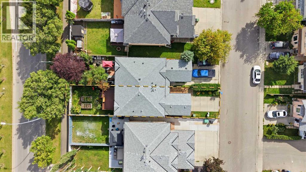 28 Martinglen Way NE