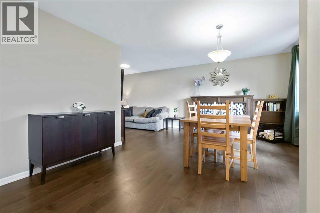 135 Manora Hill NE