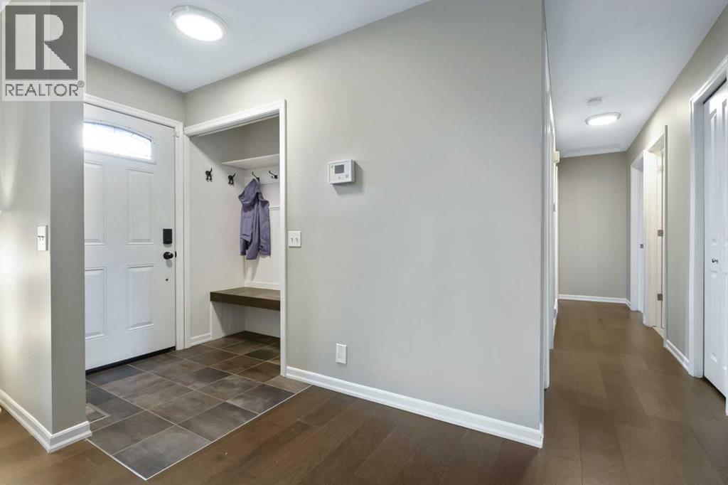 135 Manora Hill NE