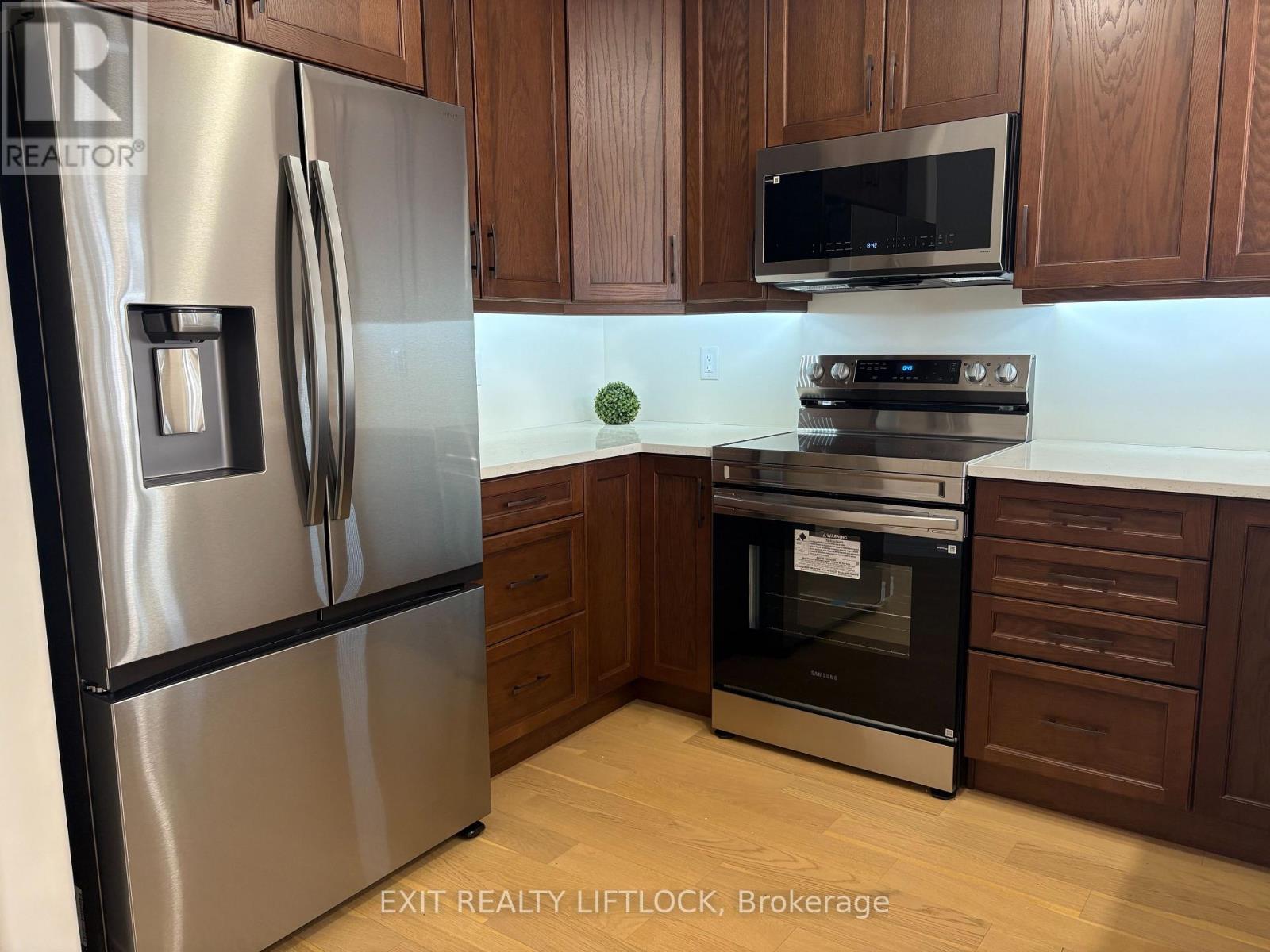 320 MULLIGHAN GARDENS - Photo 4