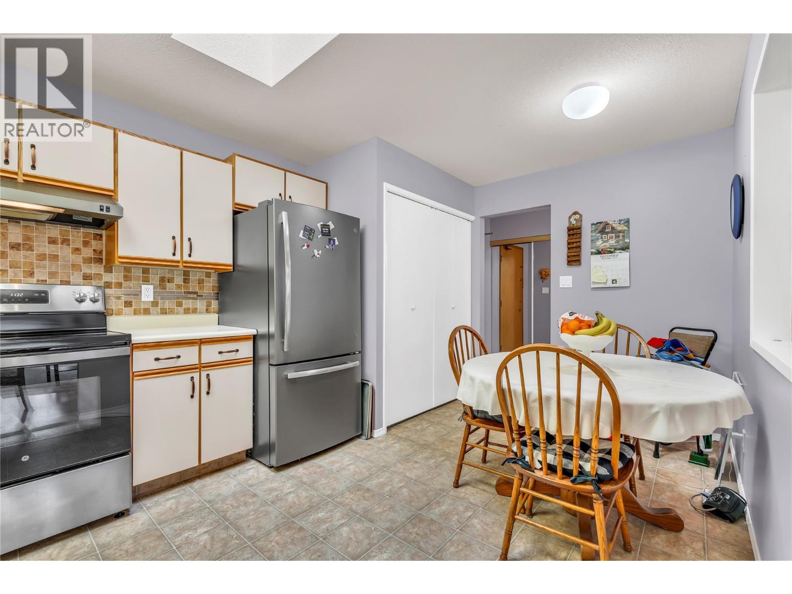 272 Green Avenue W Unit# 402