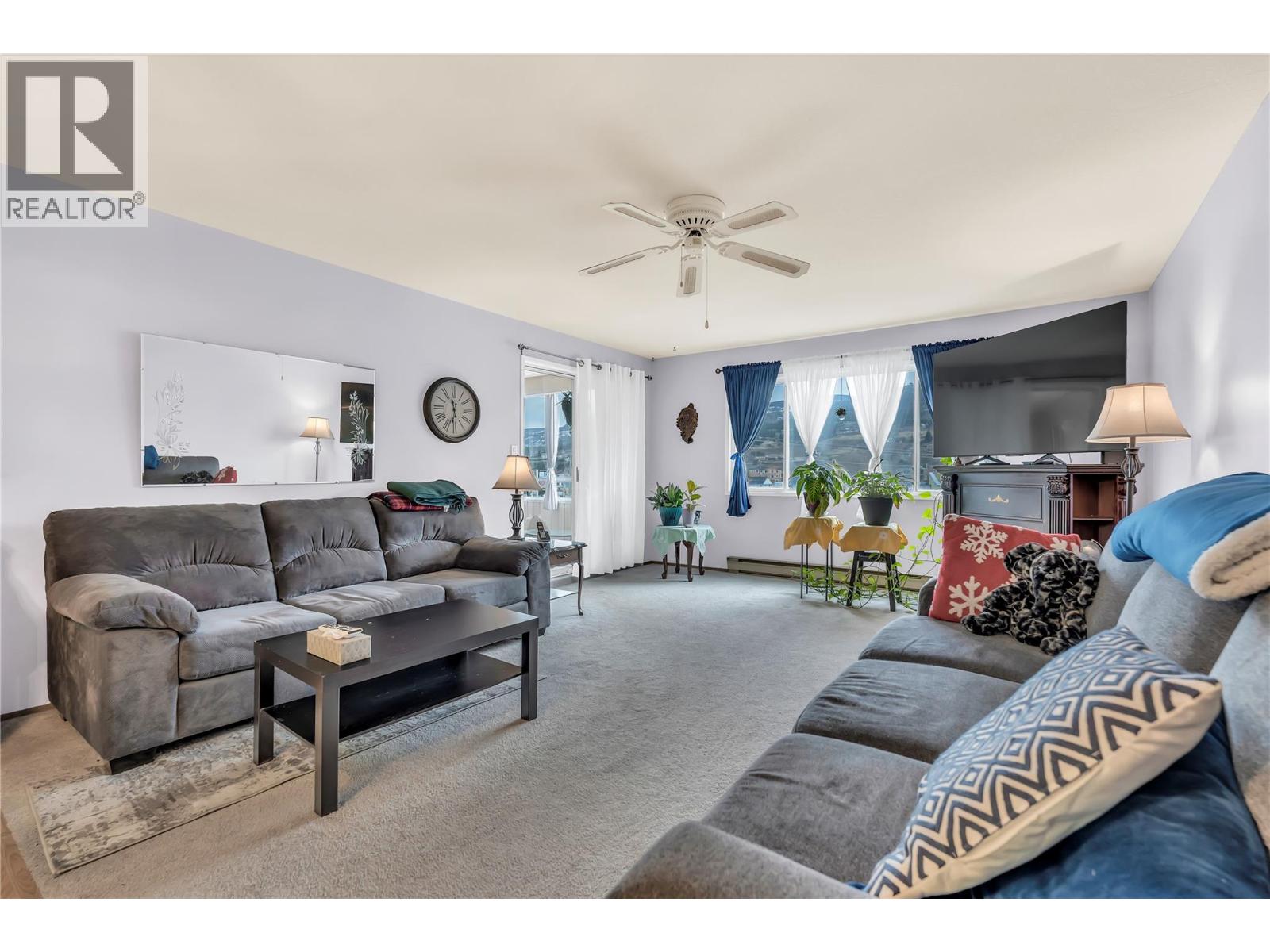 272 Green Avenue W Unit# 402