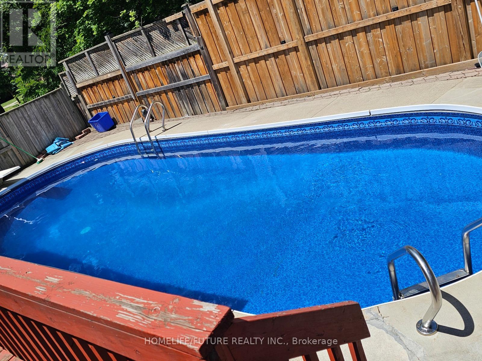 6 COUSINS COURT