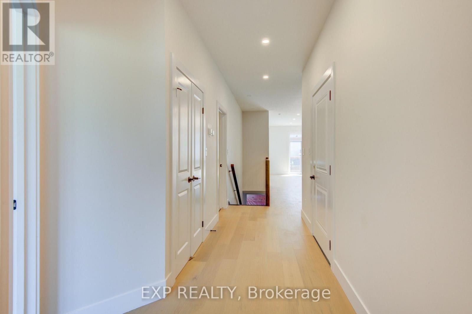 5 SOUTH COURT STREET W