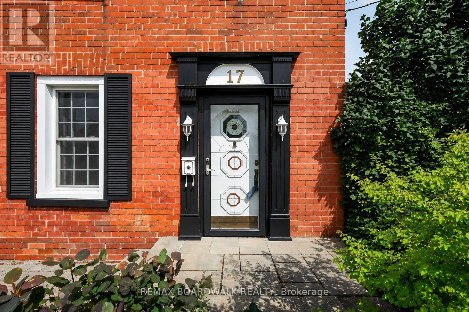 17 FRANCIS STREET