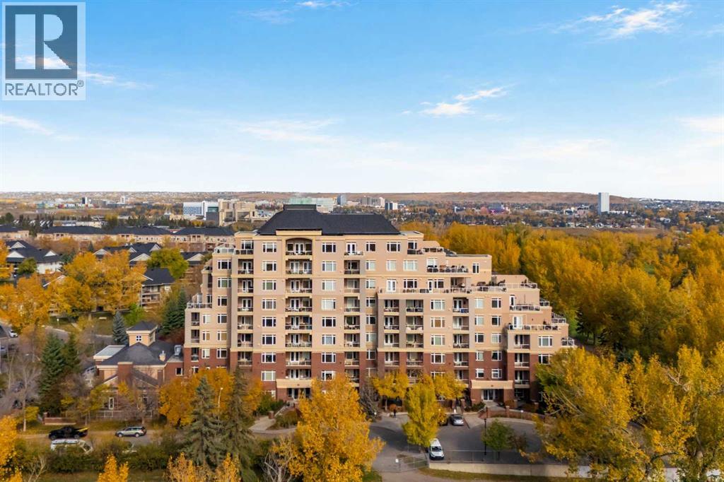 3203, 24 Hemlock Crescent SW