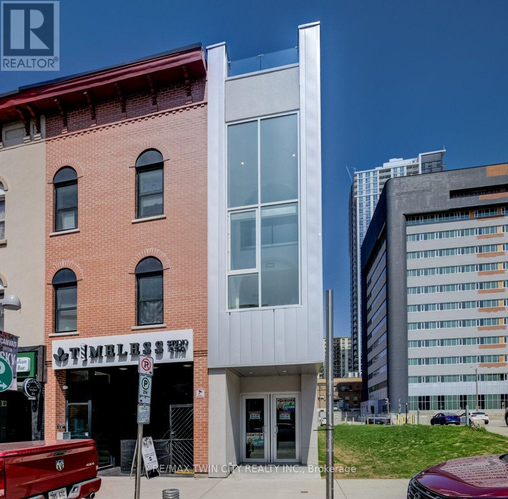 26 KING STREET E