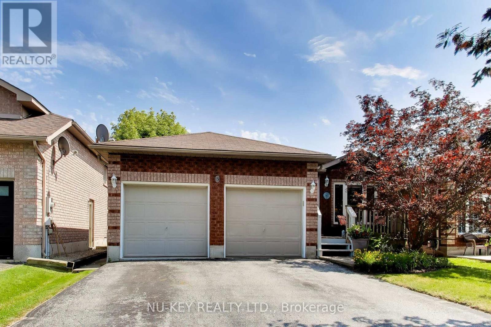 9 MONIQUE CRESCENT
