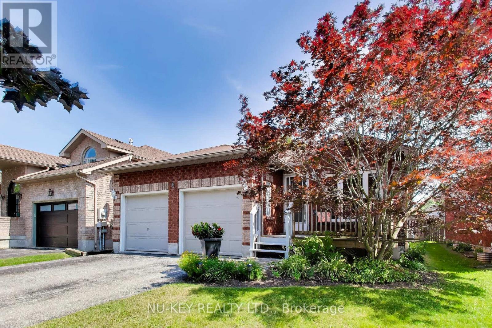 9 MONIQUE CRESCENT