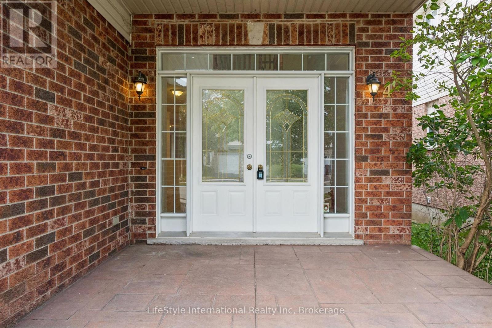 4 DAVIS STREET