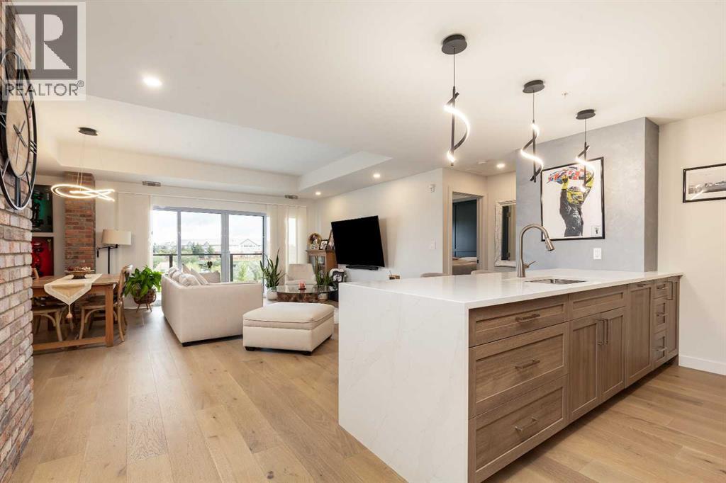 214, 102 Scenic Drive N