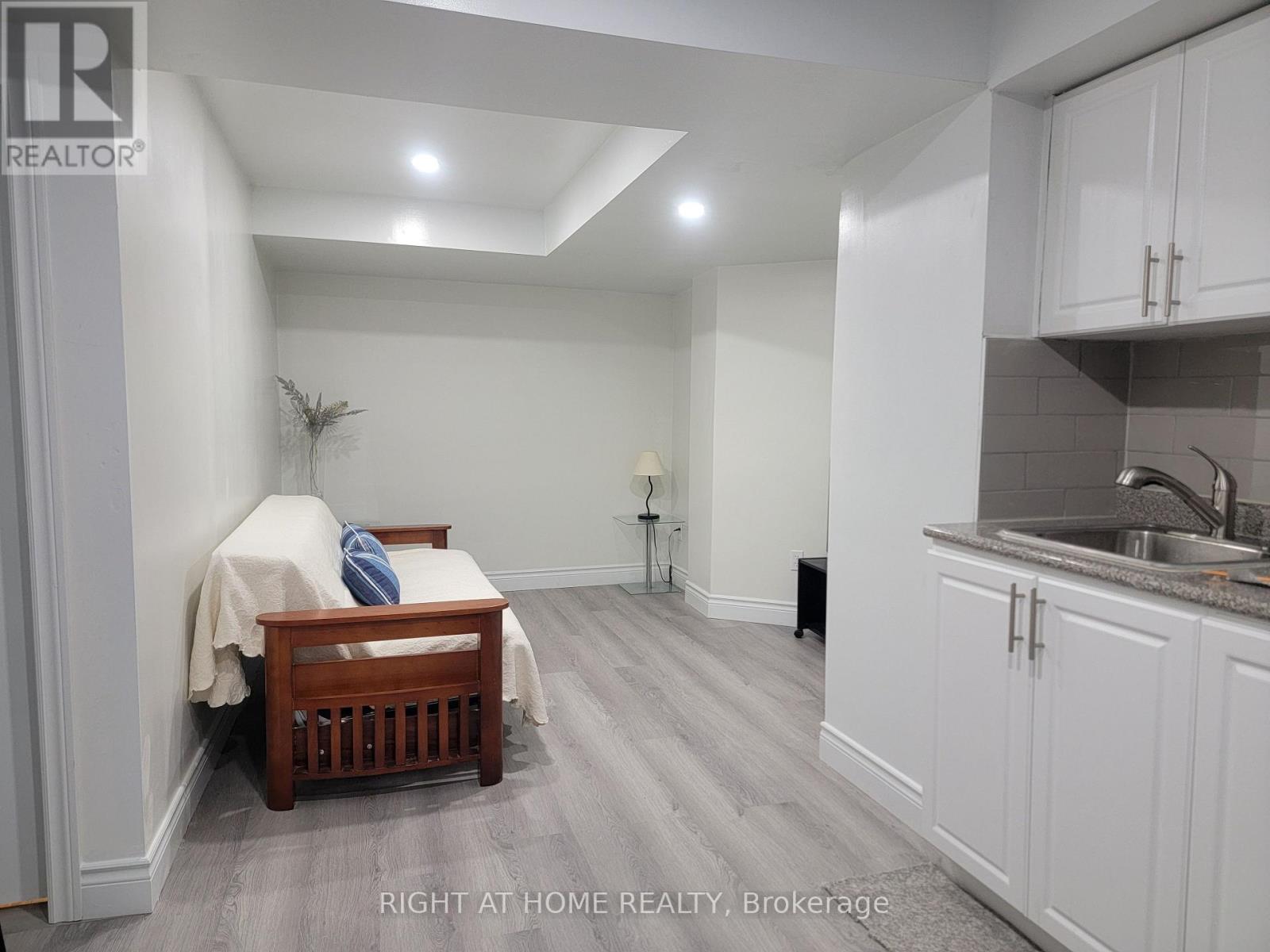 BASEMENT - 70 LIPTON CRESCENT