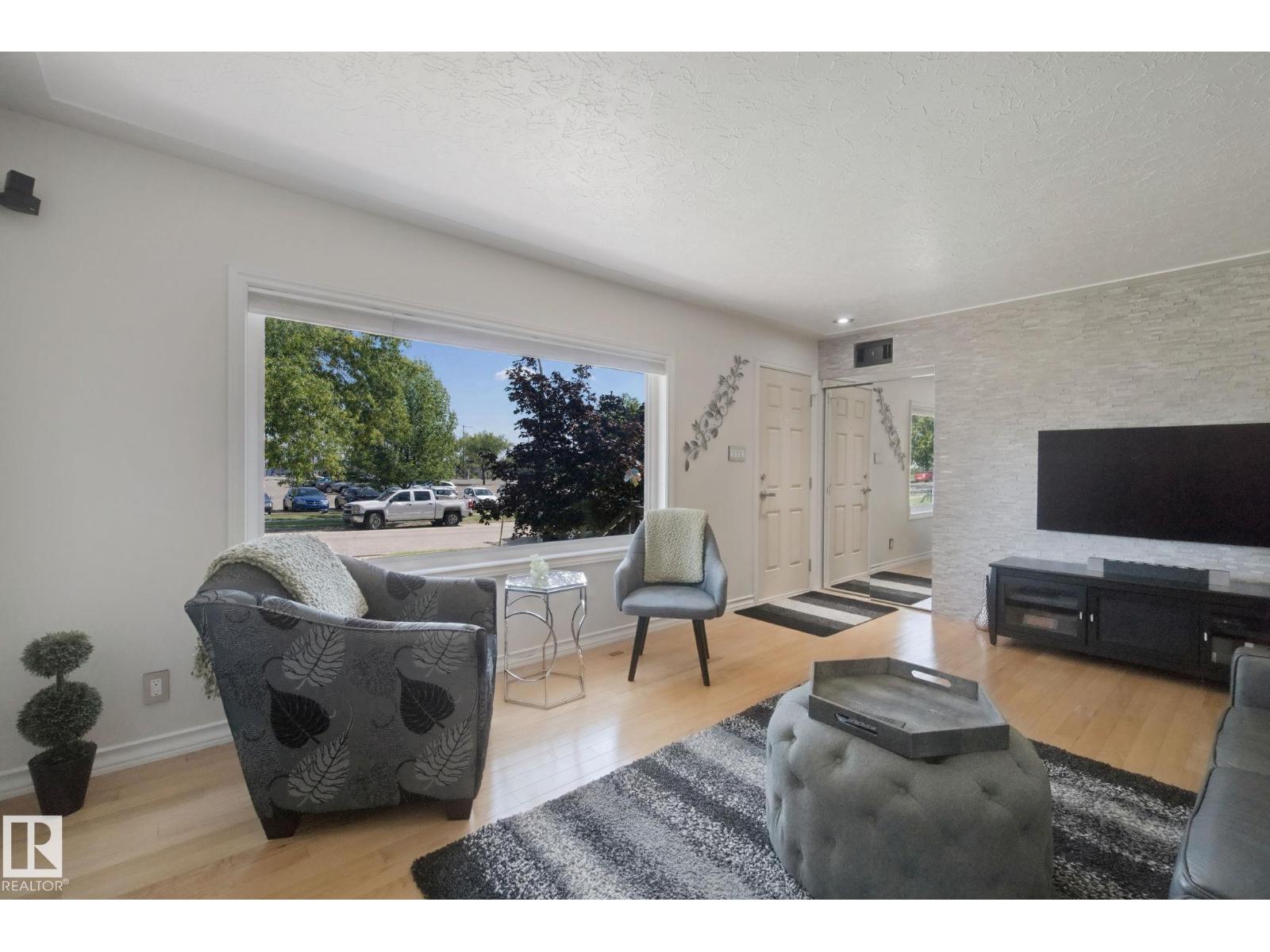 12916 63 ST NW