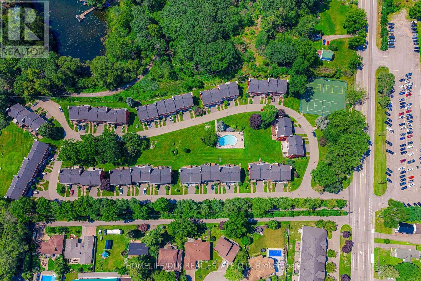 18 COUNTRY CLUB PLACE