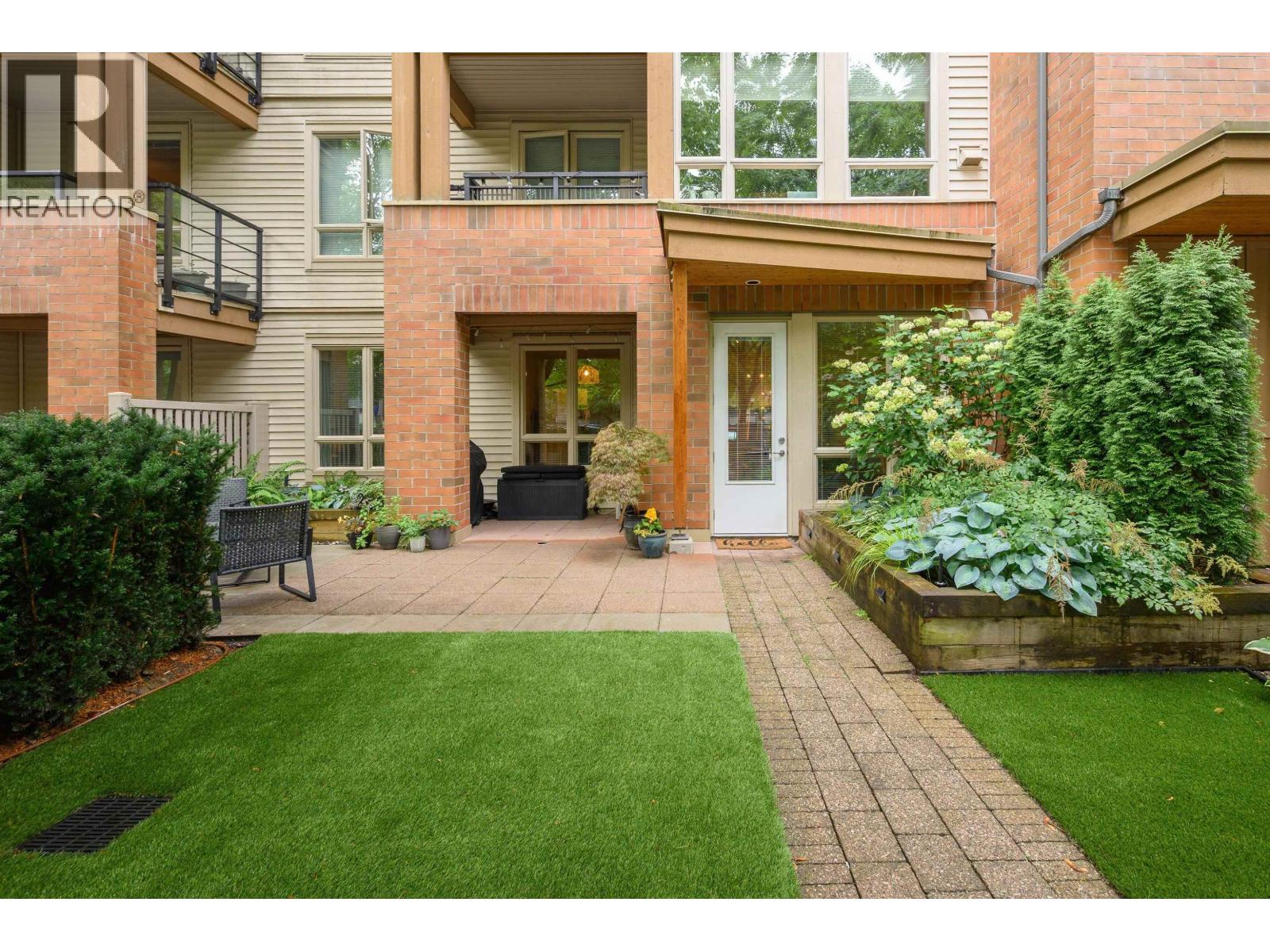 112 2601 WHITELEY COURT