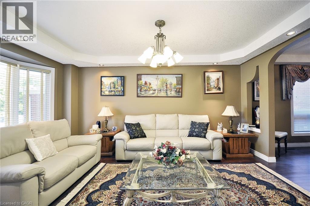 39 PEREGRINE Crescent