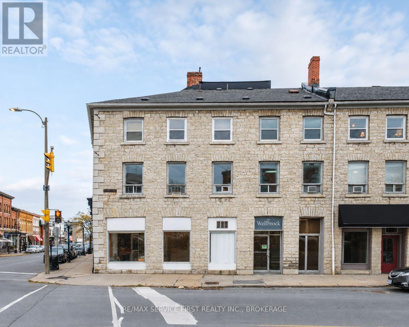 UNIT #3 - 159 WELLINGTON STREET
