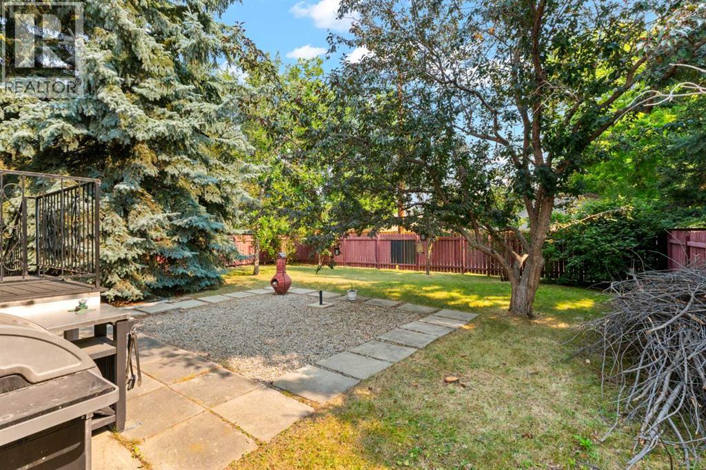 5467 Dalrymple Crescent NW