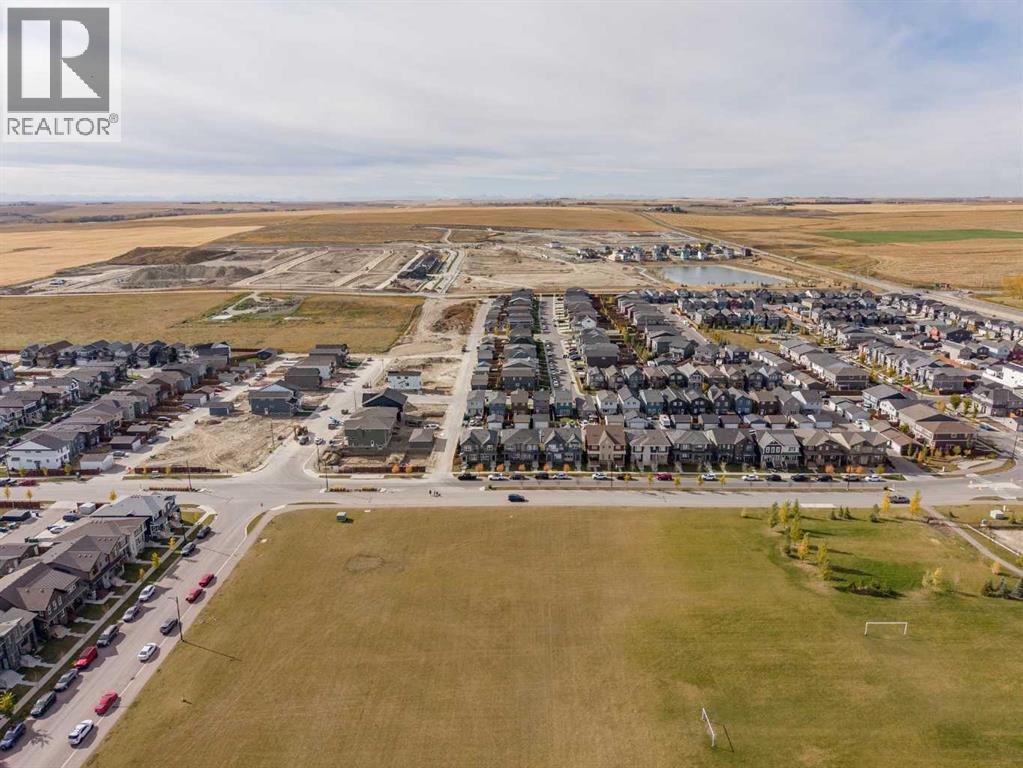 251 Chinook Gate Boulevard SW