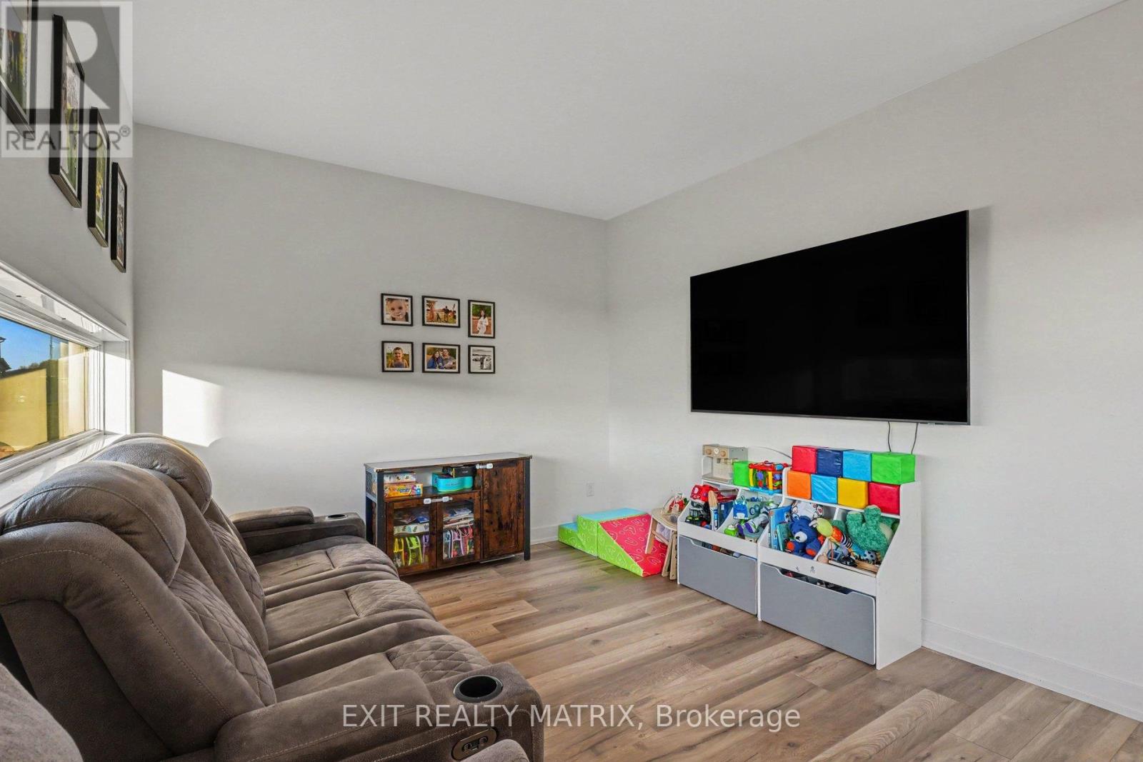214 CYPRESS STREET - Photo 2