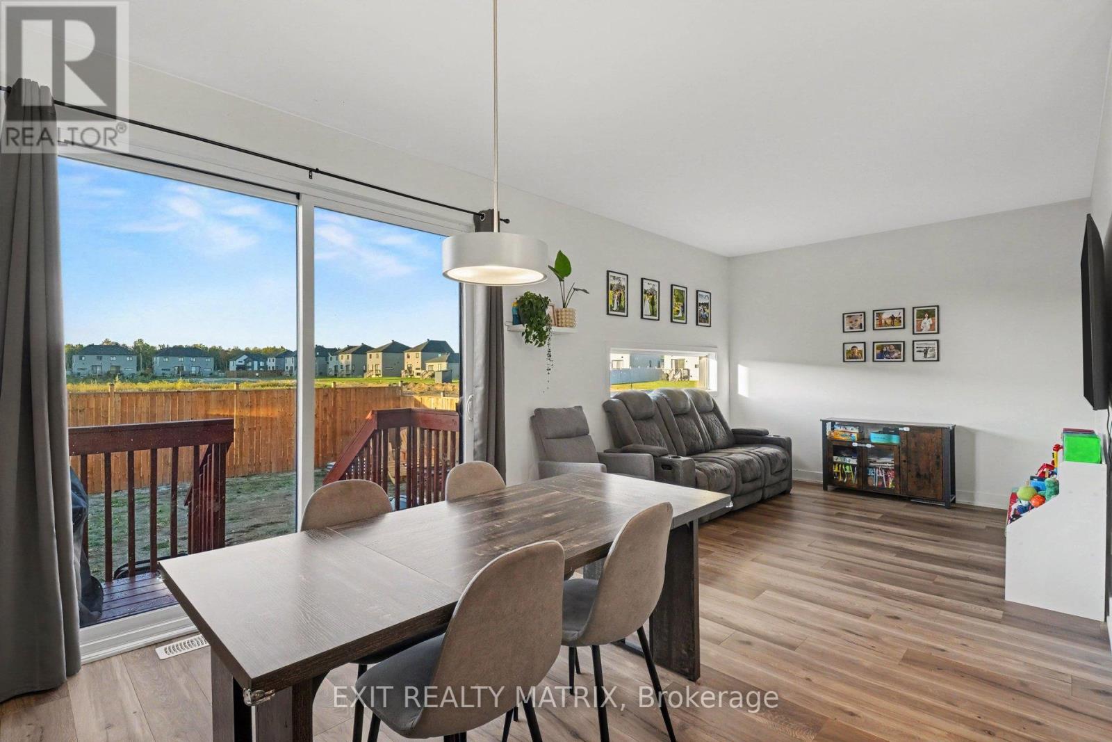 214 CYPRESS STREET - Photo 4