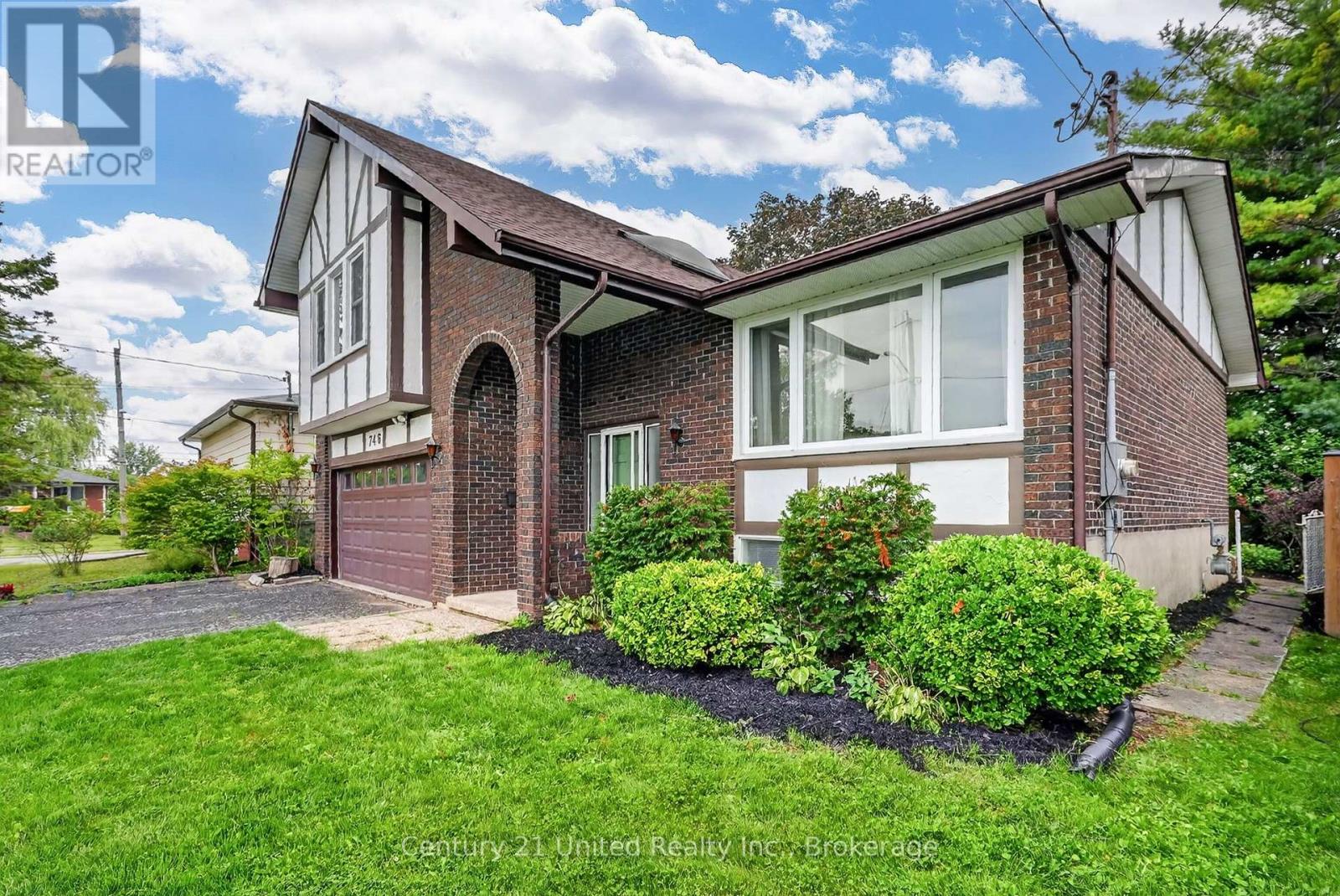 746 NORTHWOOD DRIVE