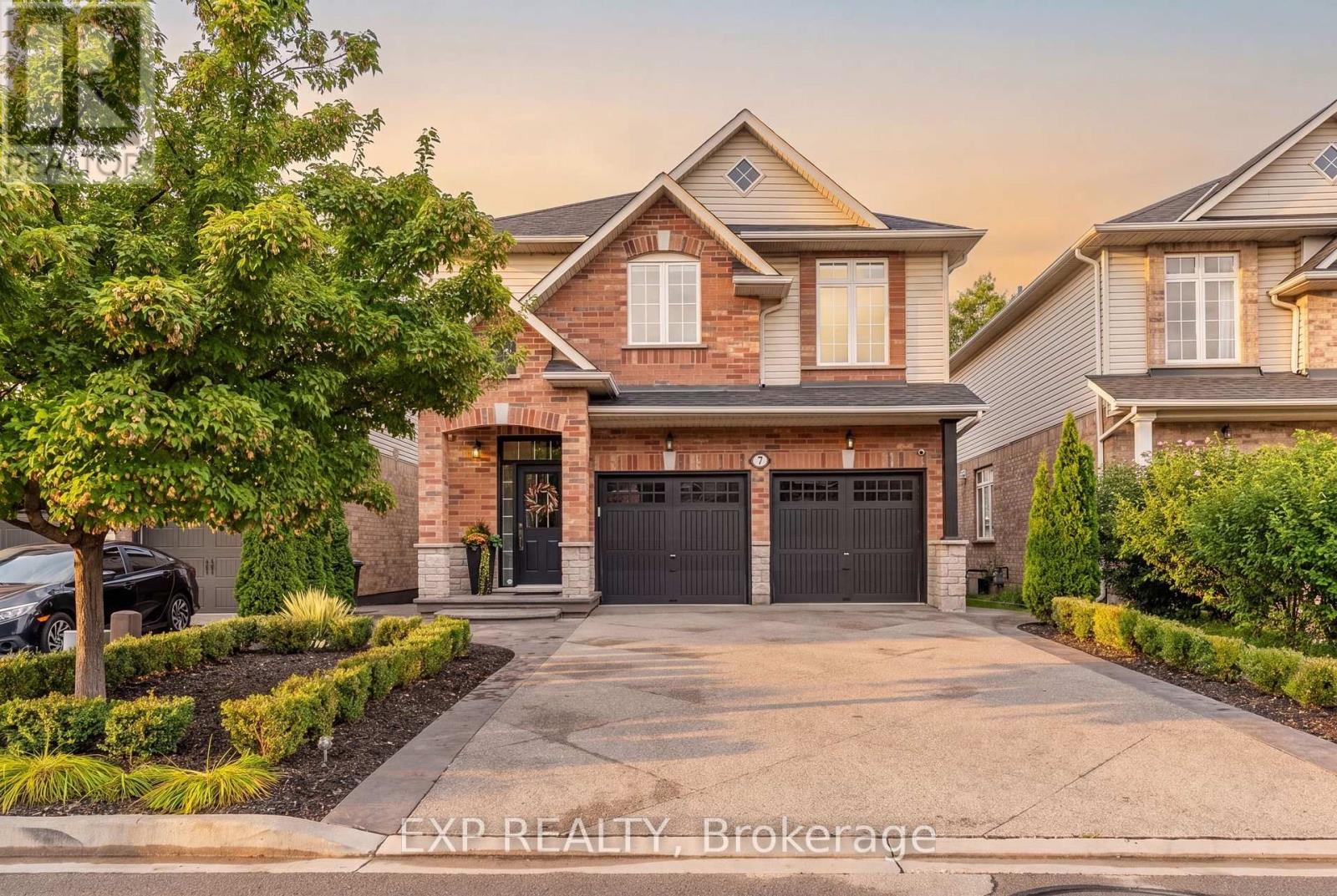7 SEACOVE COURT