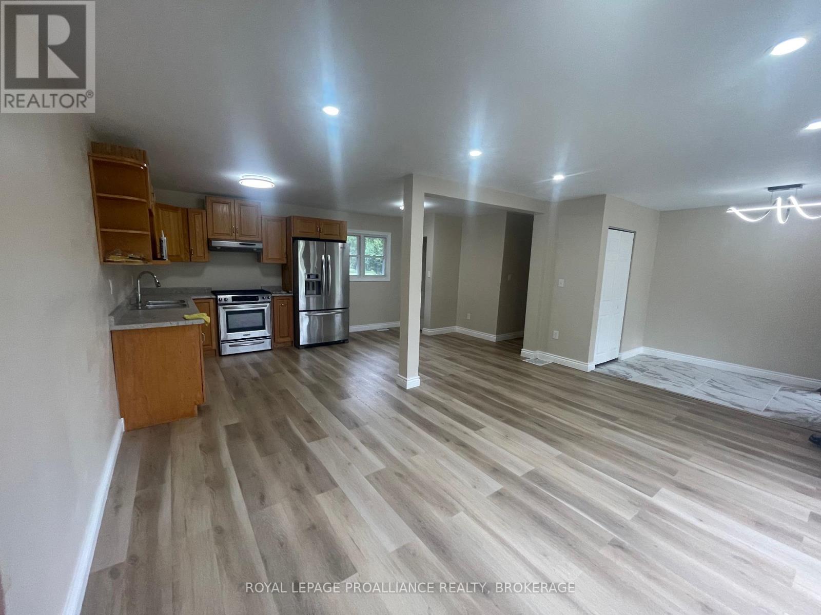 462 CORONATION BOULEVARD