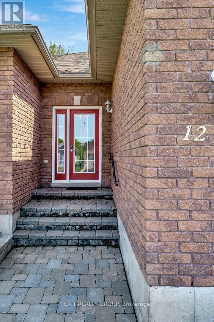 12 ALETHA DRIVE - Photo 4