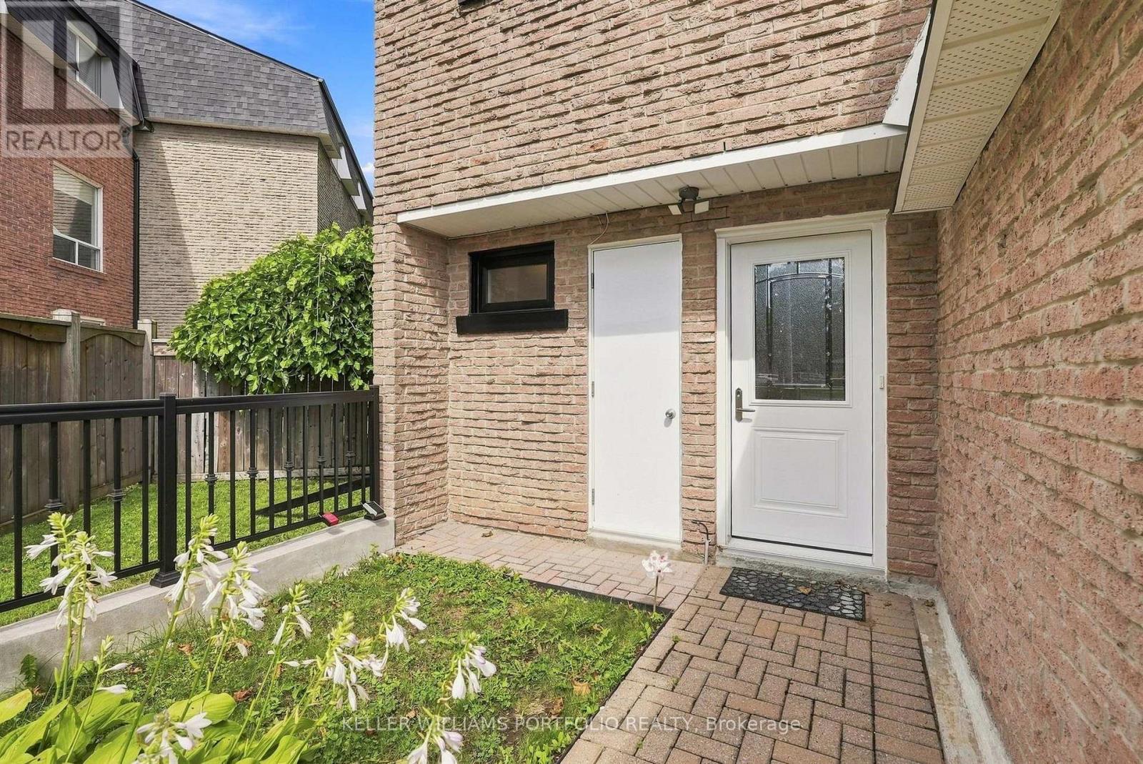 32 HENDERSON DRIVE