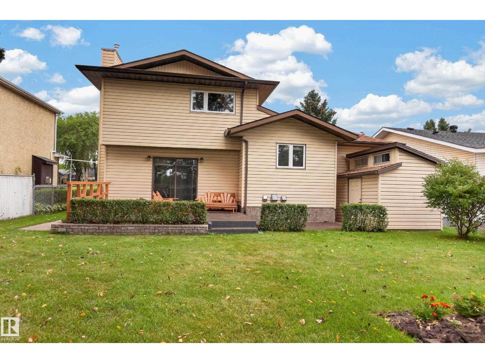 5712 123 AV NW