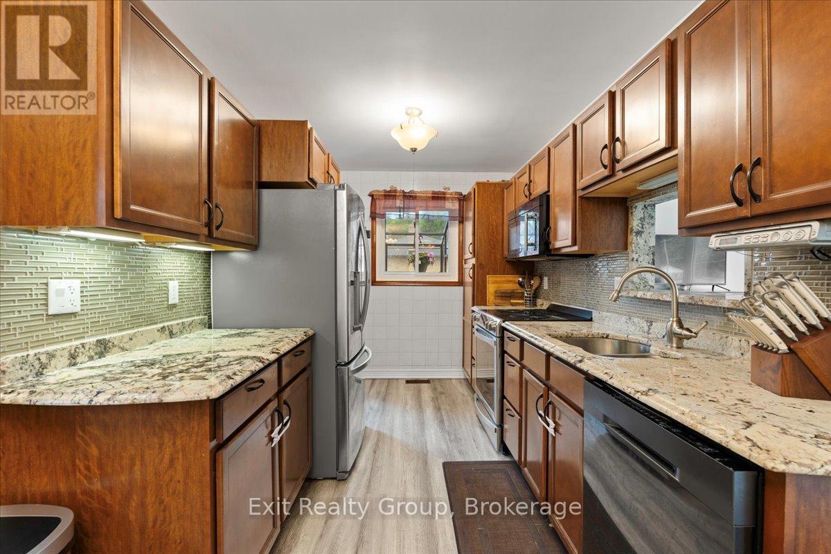 29 BARRY ROAD - Photo 3