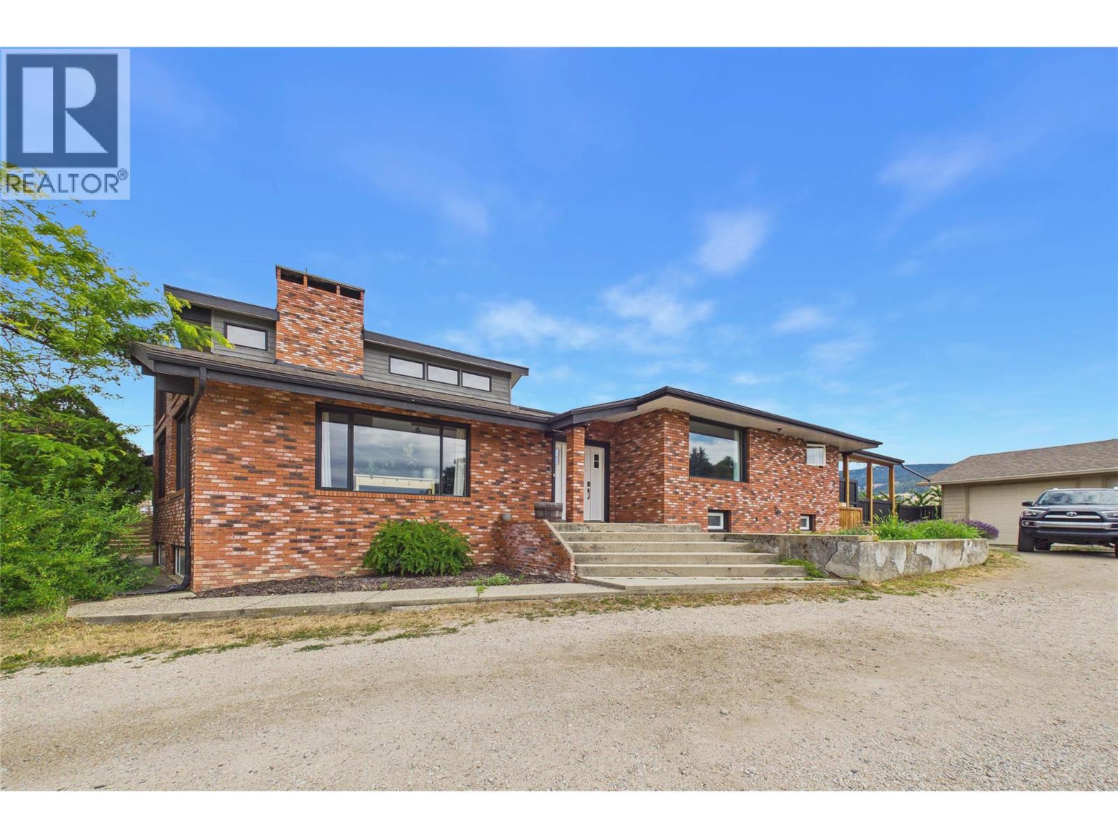 10371 Okanagan Centre Road E