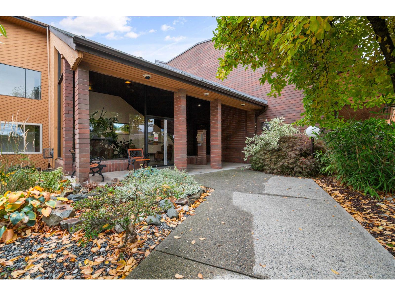 213 46210 CHILLIWACK CENTRAL ROAD, Chilliwack Proper South