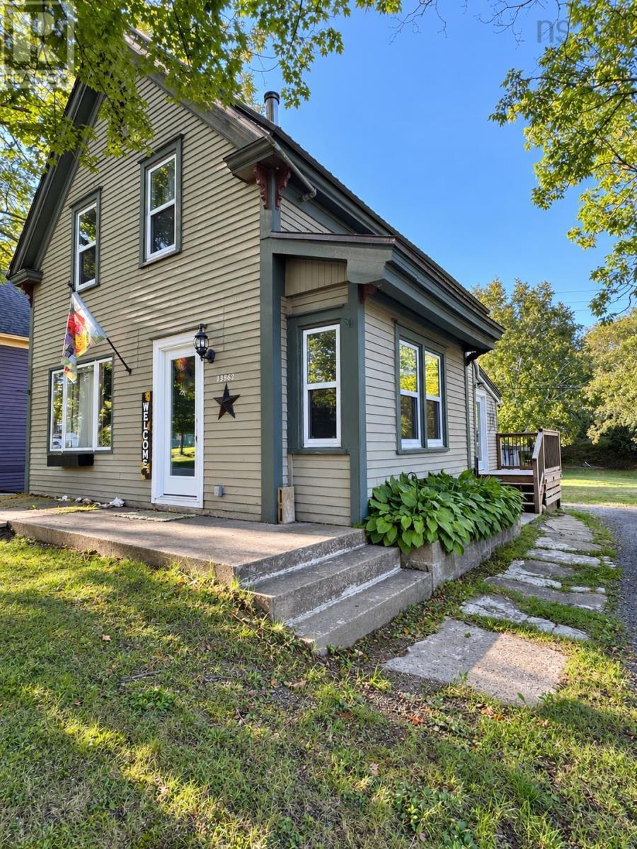 13862 Highway 3 - Photo 2