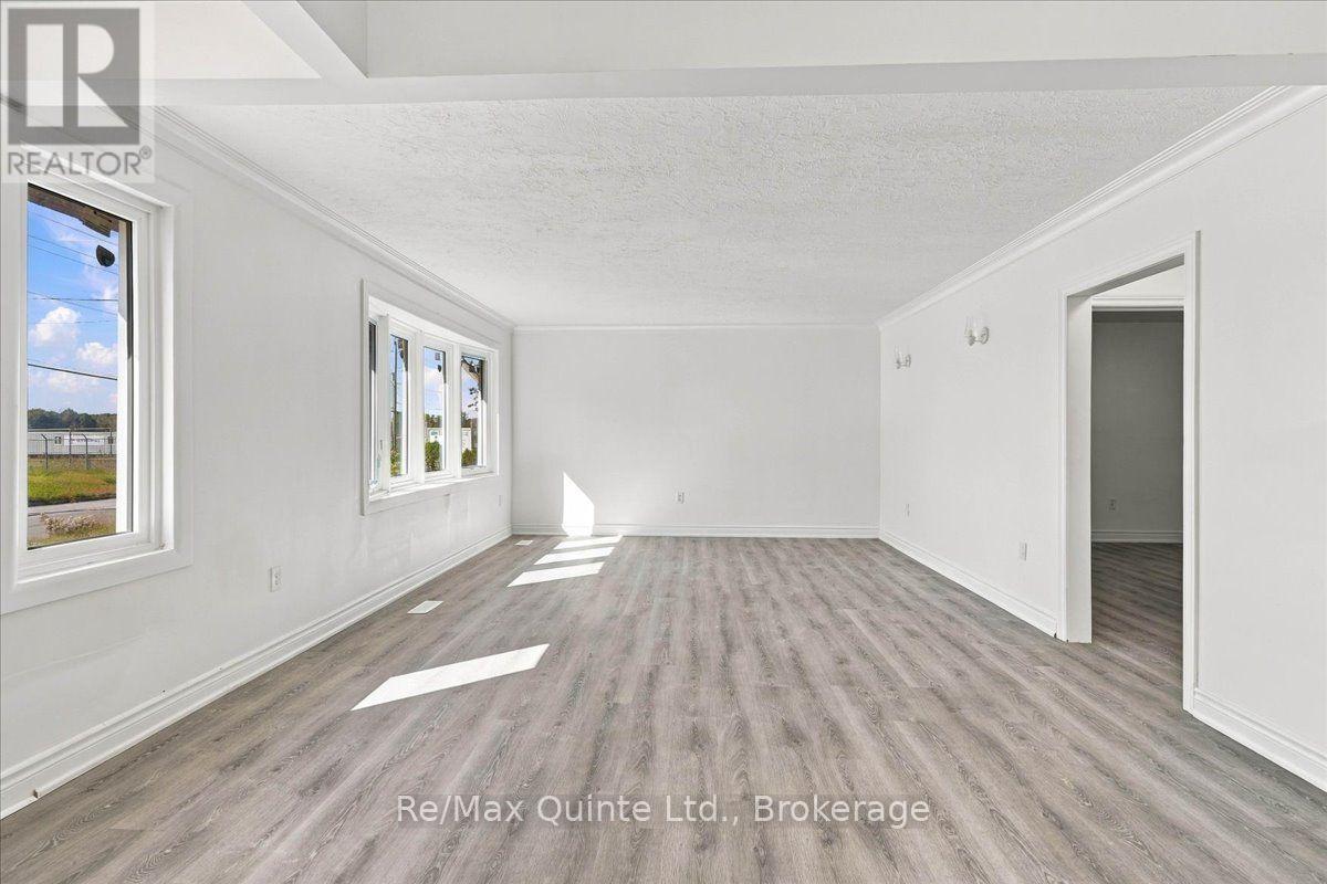 106 WHITES ROAD