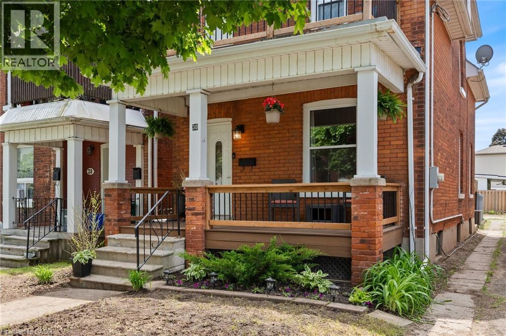 30 DUNDAS Street