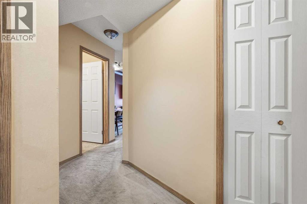 58 Country Hills Villas NW
