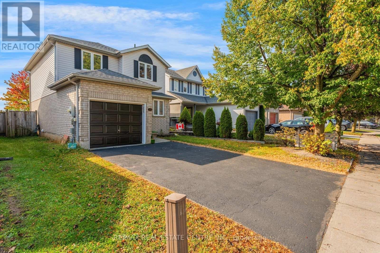 52 CRAWFORD CRESCENT
