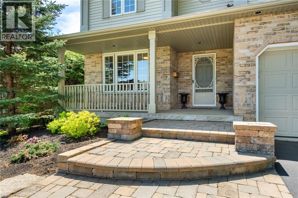 15 CAROLINIAN Lane