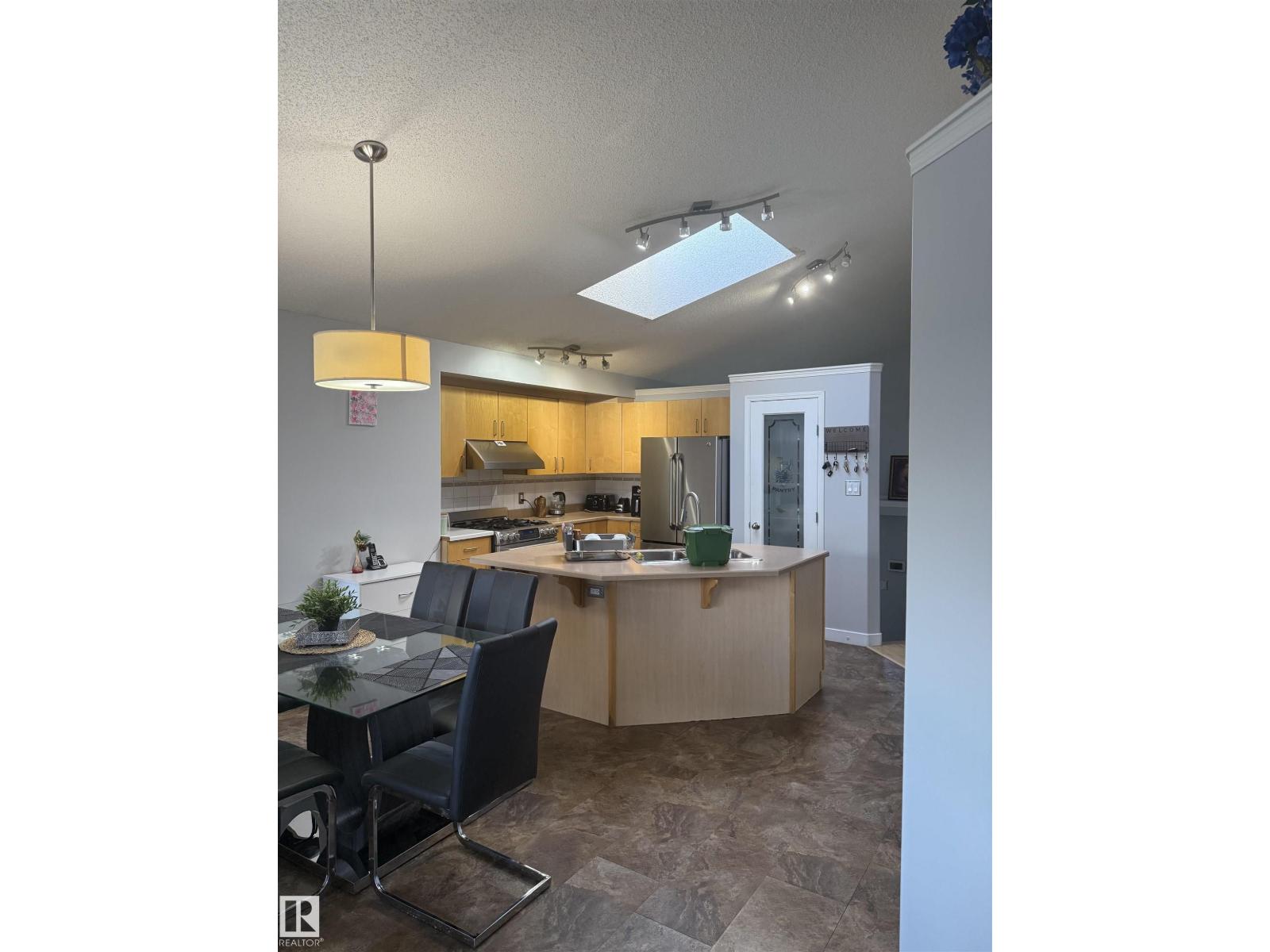 124 Ward Crescent NW NW